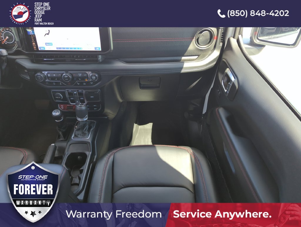 Used 2025 Jeep Wrangler Unlimited Rubicon AWD/4WD image 15