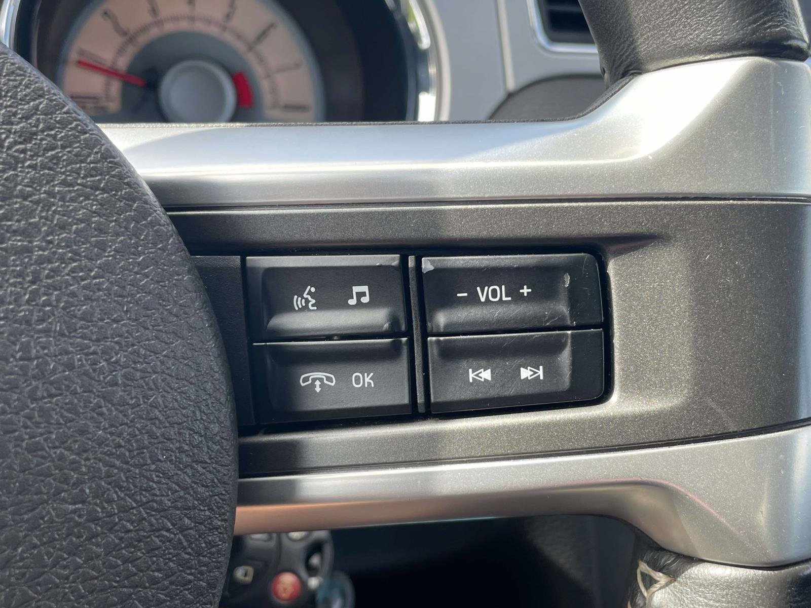 Used 2010 Ford Mustang GT RWD image 19