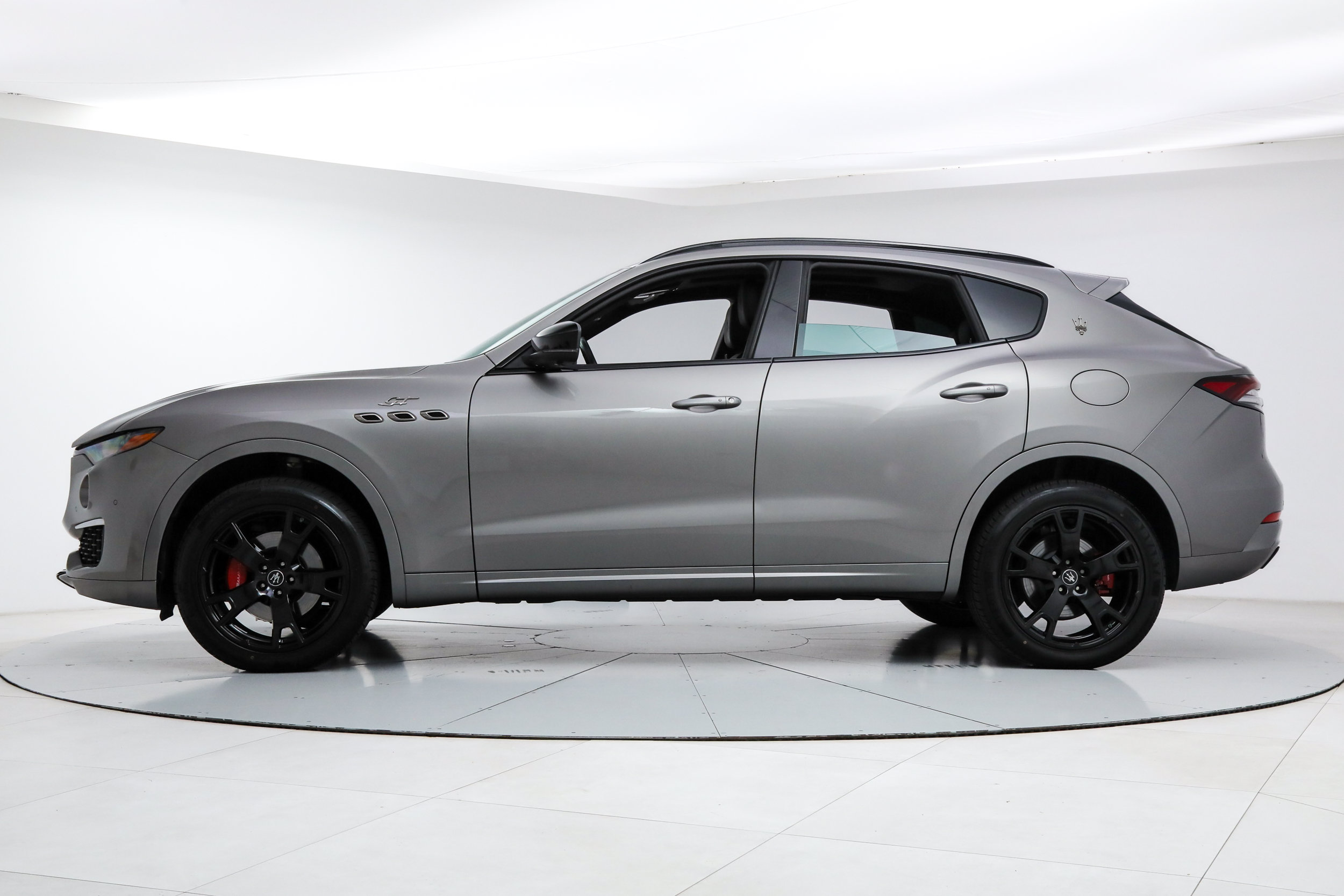 Certified 2022 Maserati Levante GT AWD/4WD image 2