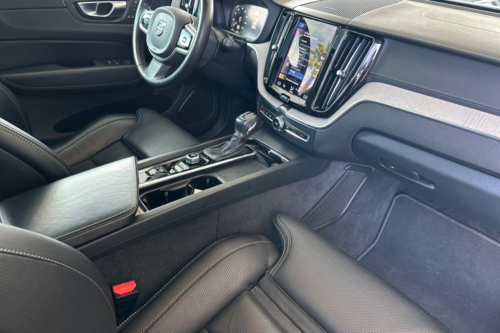 Used 2021 Volvo XC60 T5 Inscription w/ Advanced Package image 15