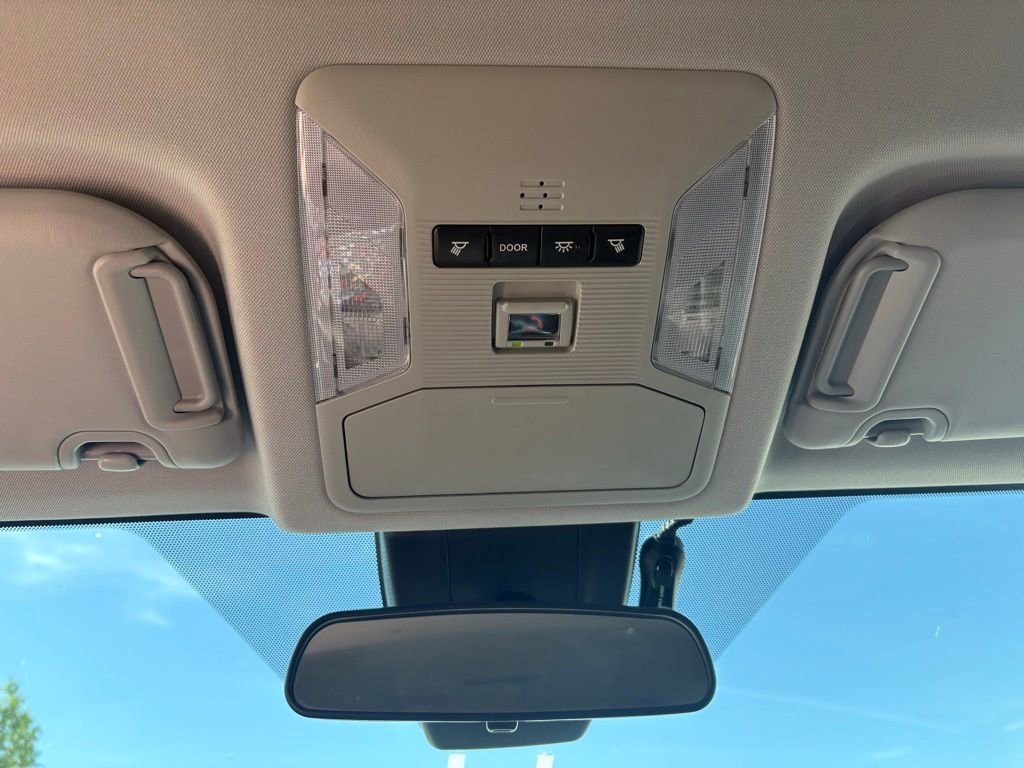 Used 2021 Toyota RAV4 XLE AWD/4WD image 10