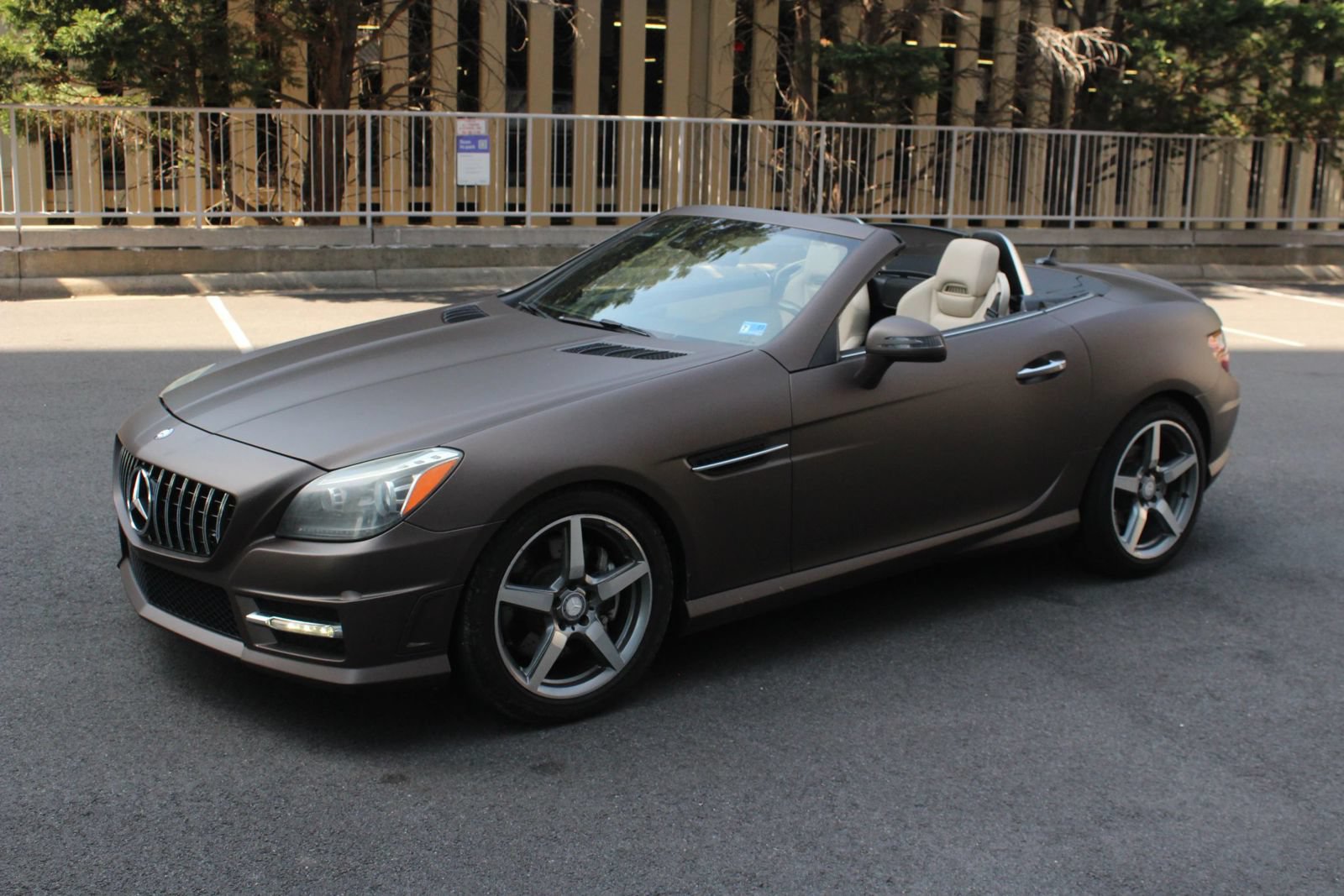 Used 2015 Mercedes-Benz SLK 350 w/ Multimedia Package image 12