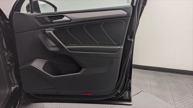 Used 2022 Volkswagen Tiguan SE image 23