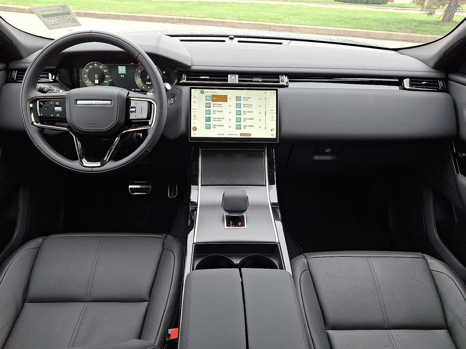 New 2026 Land Rover Range Rover Velar Dynamic SE AWD/4WD image 13