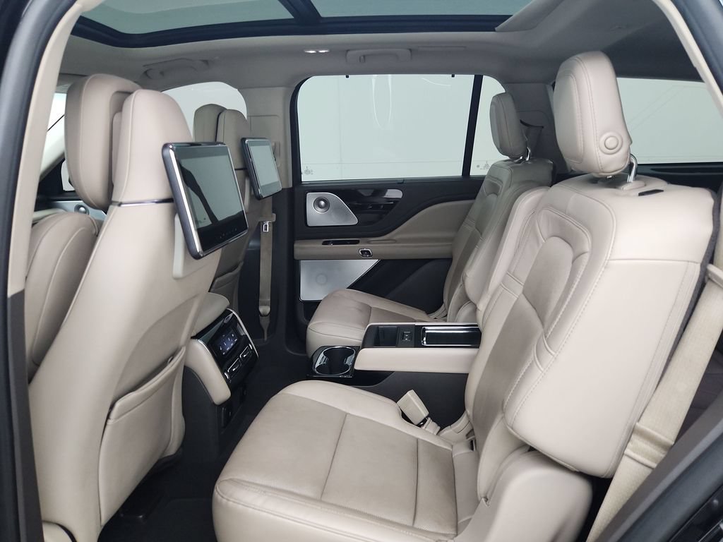 Used 2020 Lincoln Aviator Reserve w/ Equipment Group 202A AWD/4WD image 35