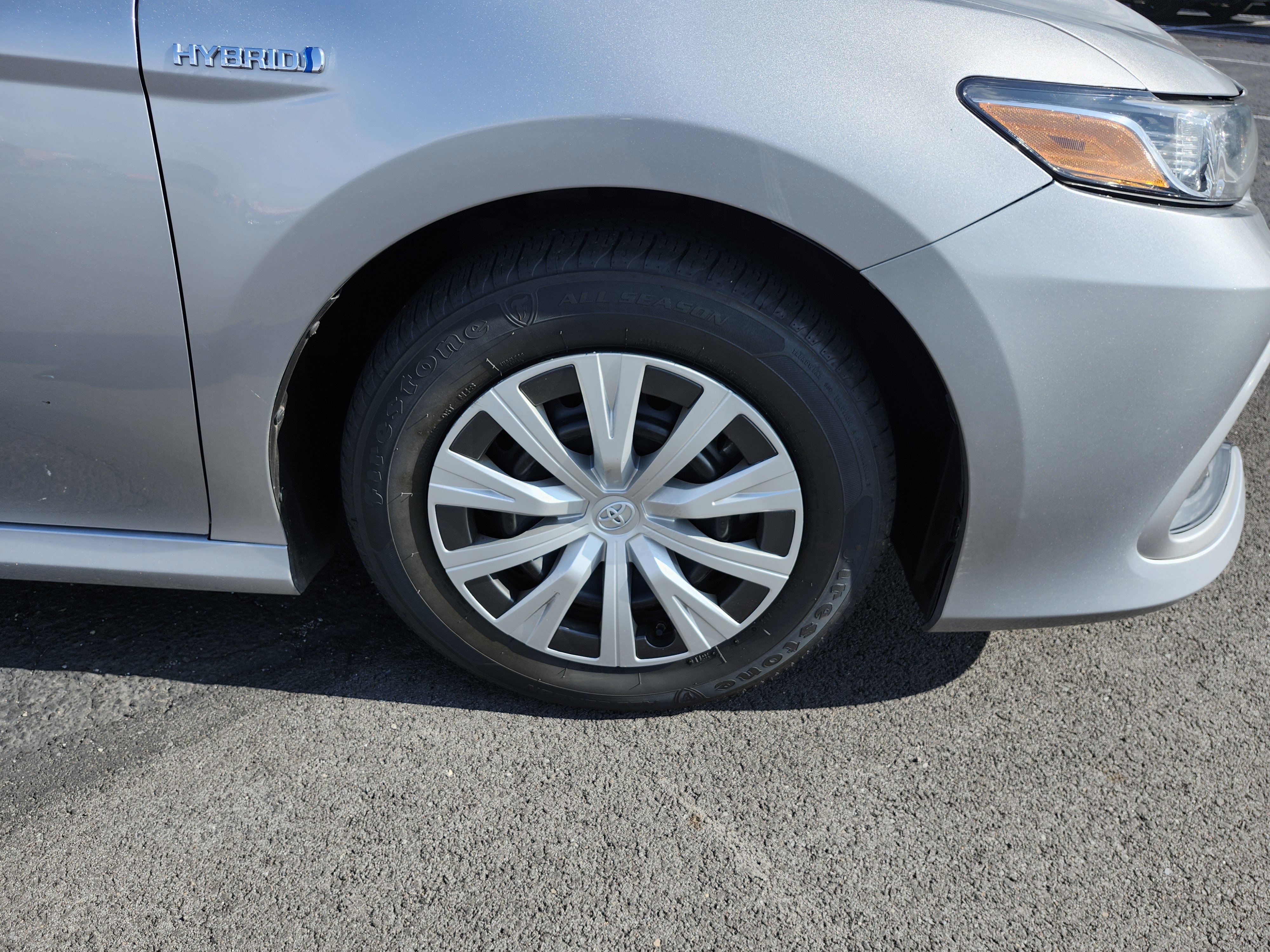 Used 2021 Toyota Camry LE image 10