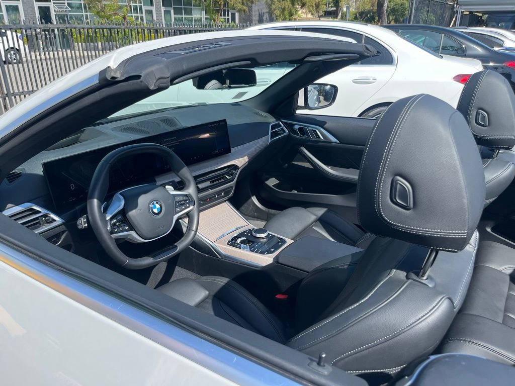 Used 2025 BMW 430i Convertible w/ Premium Package RWD image 13
