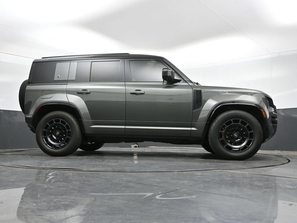 Used 2025 Land Rover Defender 110 AWD/4WD image 42