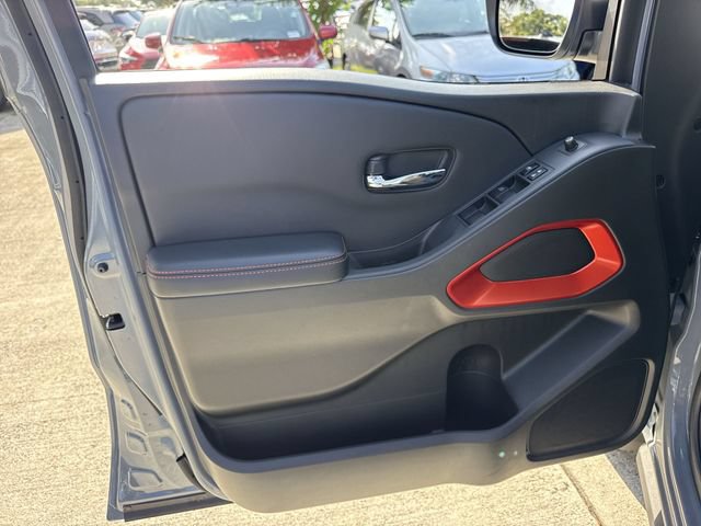 Used 2025 Nissan Frontier Pro-X RWD image 13