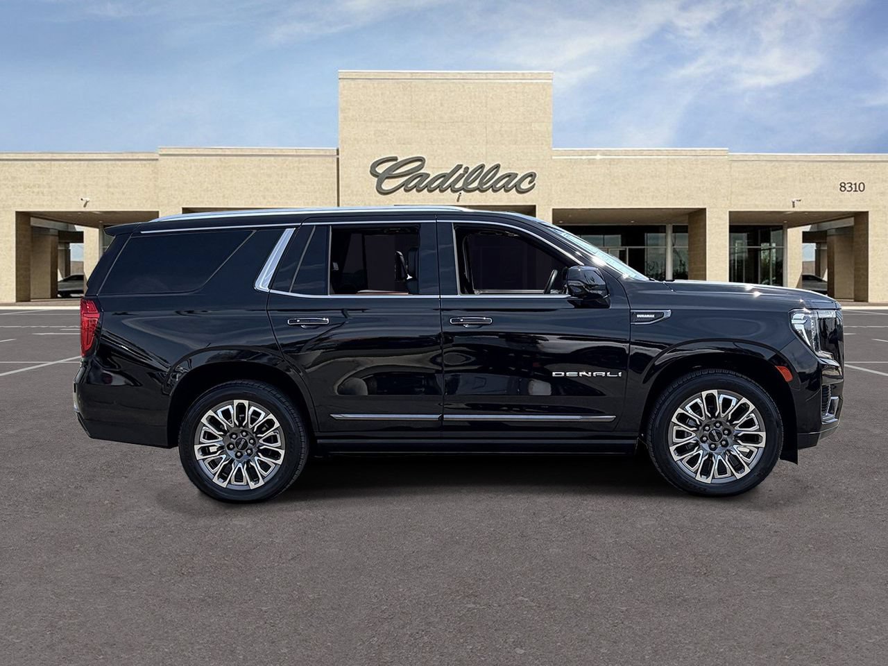 Used 2024 GMC Yukon Denali Ultimate AWD/4WD image 4