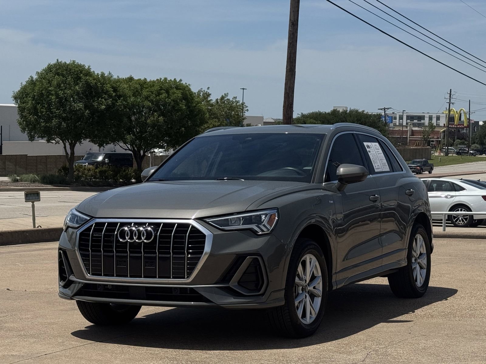 Used 2022 Audi Q3 2.0T Premium Plus w/ Premium Plus Package AWD/4WD image 9
