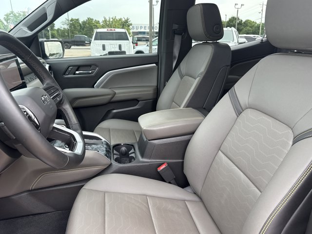 Used 2023 Chevrolet Colorado ZR2 w/ ZR2 Convenience Package III AWD/4WD image 5