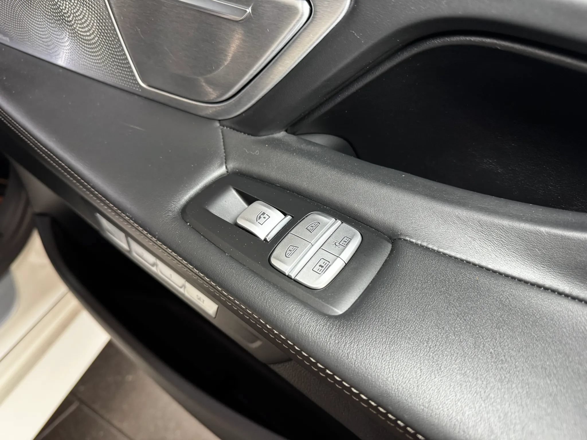 Used 2018 BMW 750i xDrive AWD/4WD image 21