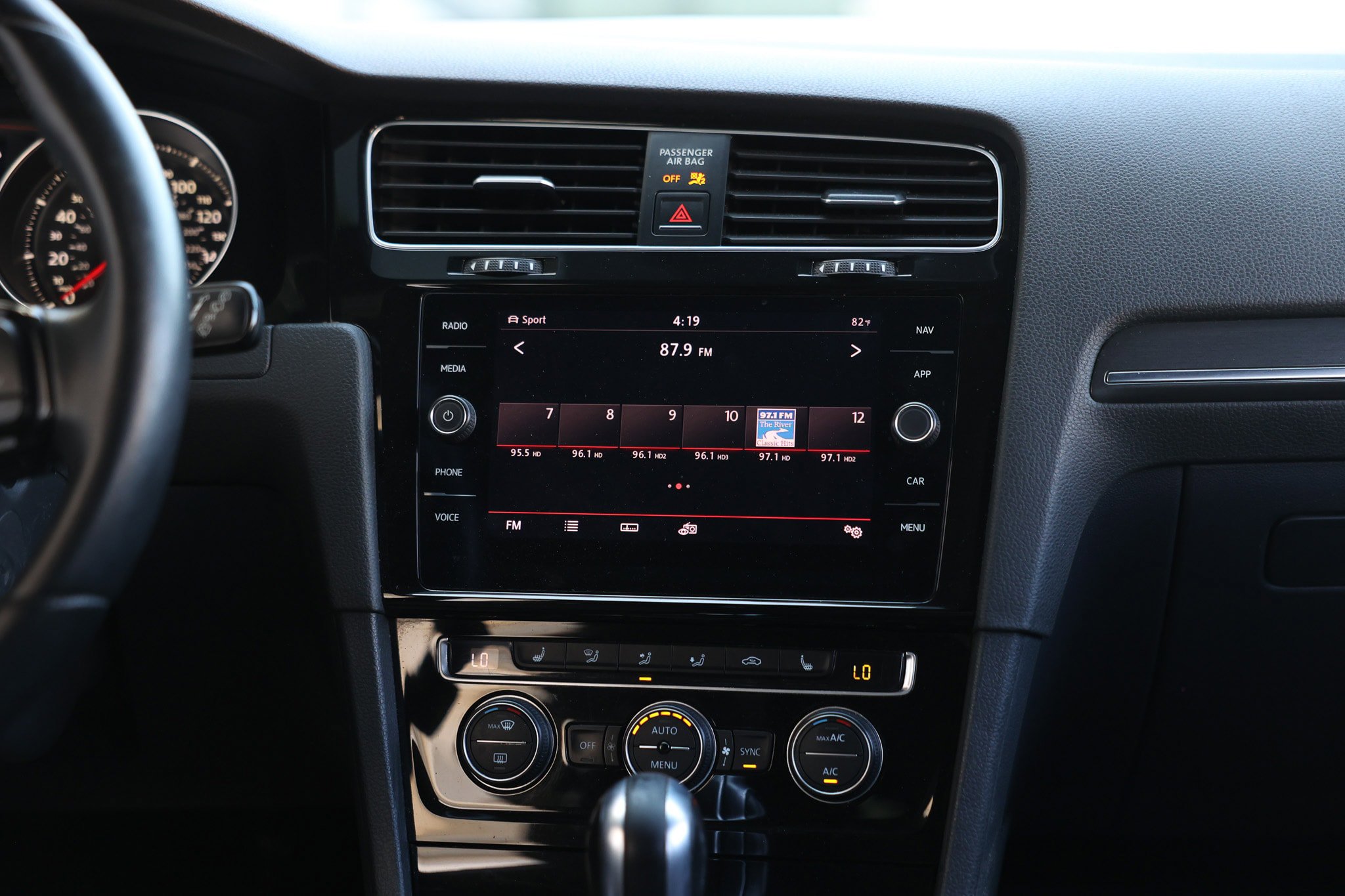 Used 2018 Volkswagen GTI Autobahn FWD image 39