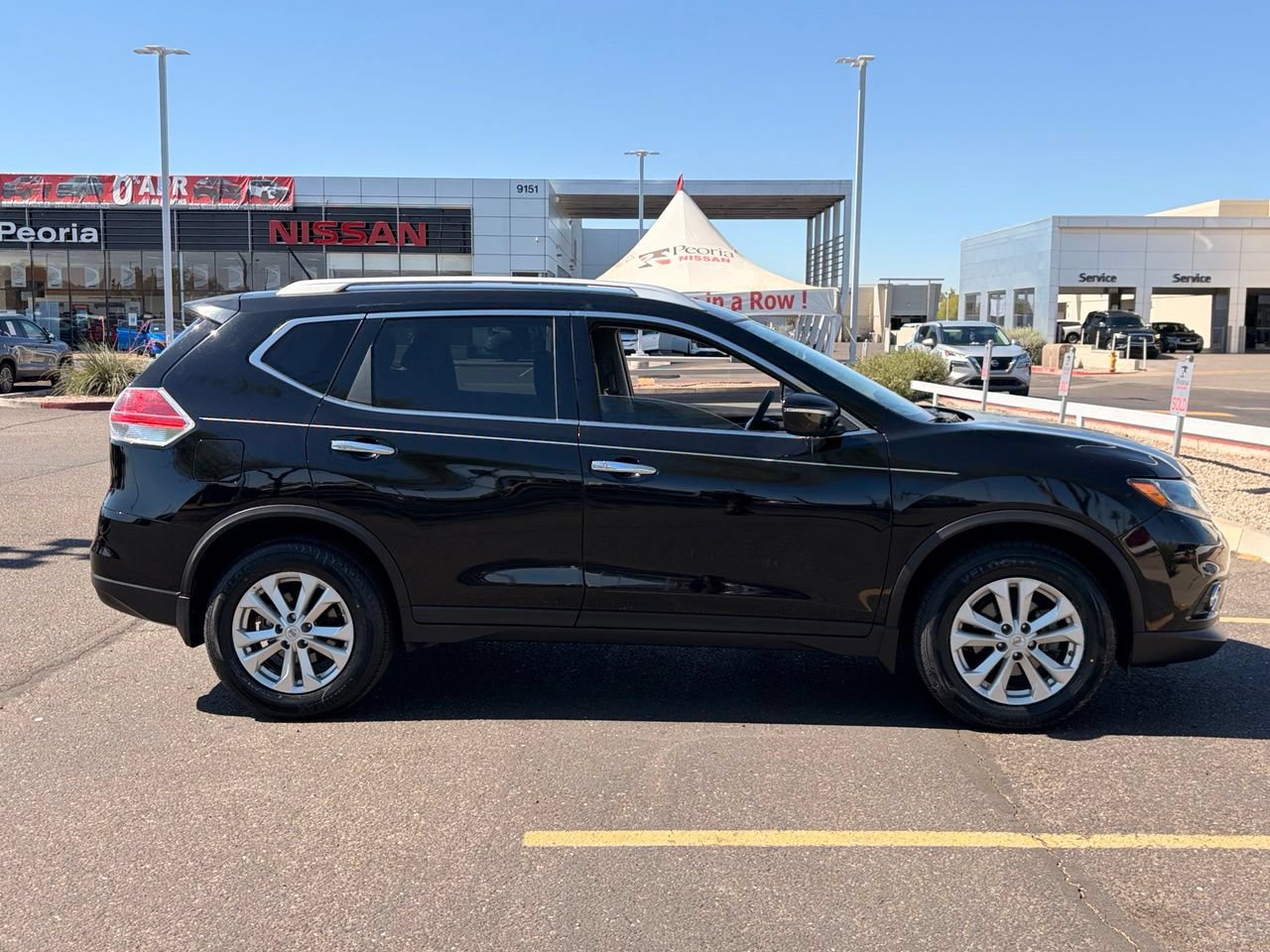 Used 2015 Nissan Rogue SV FWD image 7