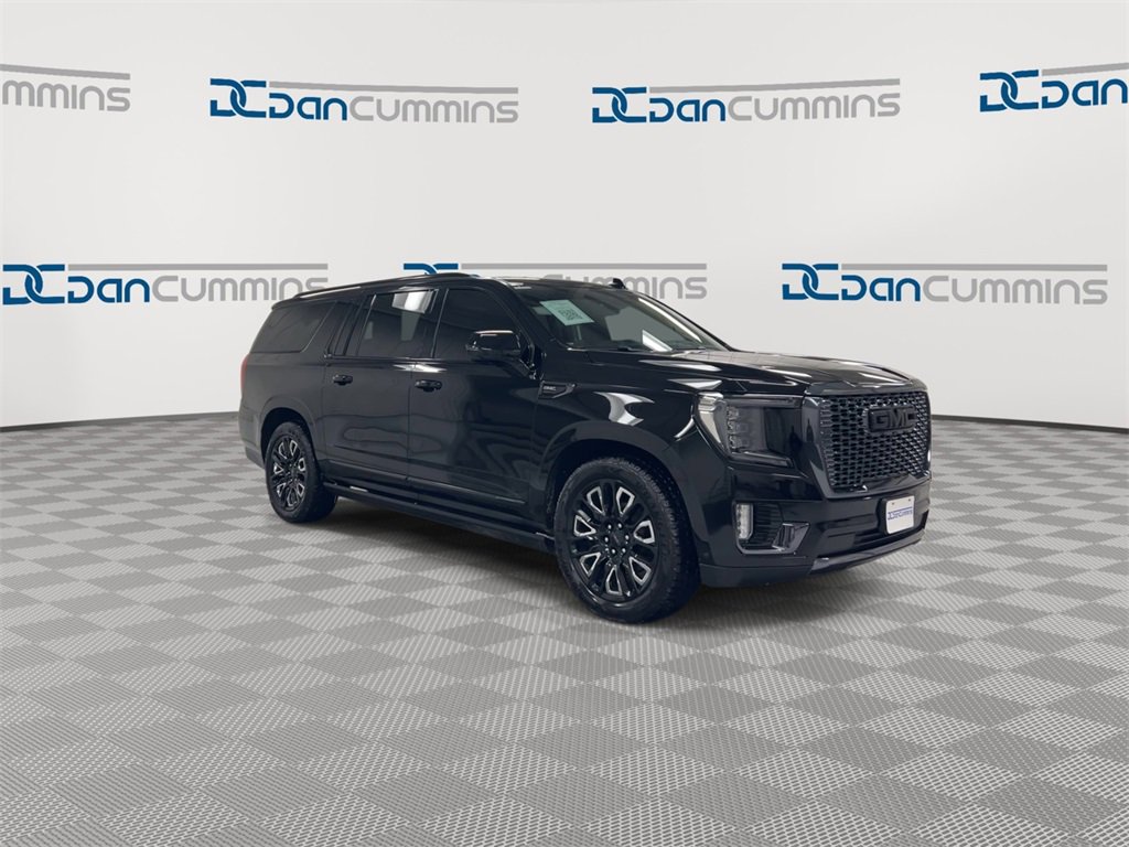Used 2023 GMC Yukon XL Denali Ultimate image 2