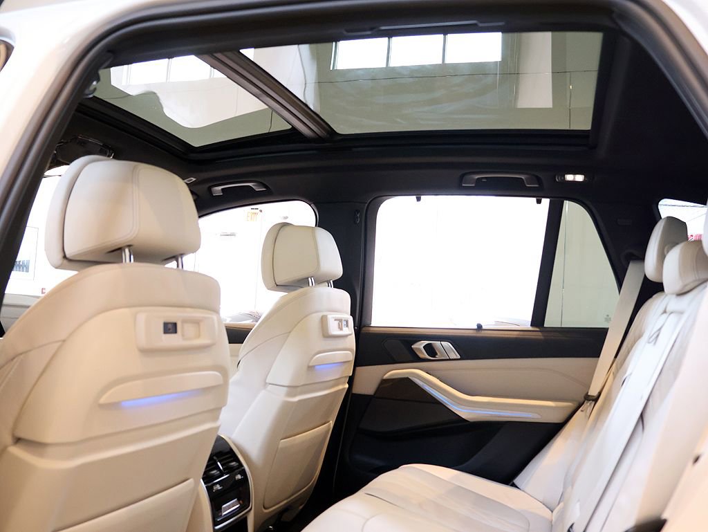 Used 2023 BMW X5 xDrive45e w/ Executive Package image 12