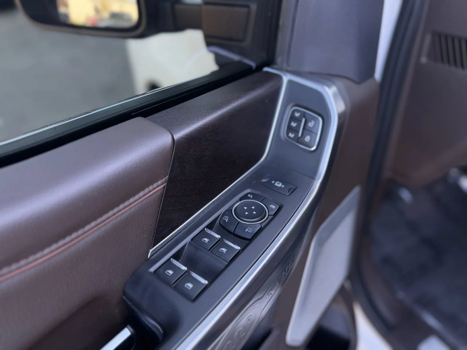 Used 2023 Ford F350 King Ranch w/ Chrome Package AWD/4WD image 25