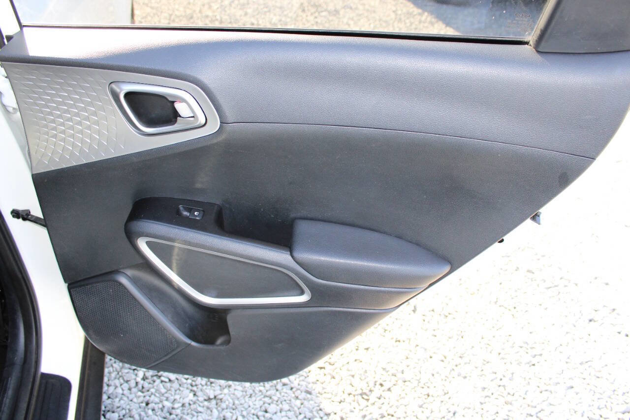Used 2022 Kia Soul LX w/ Technology Package image 24