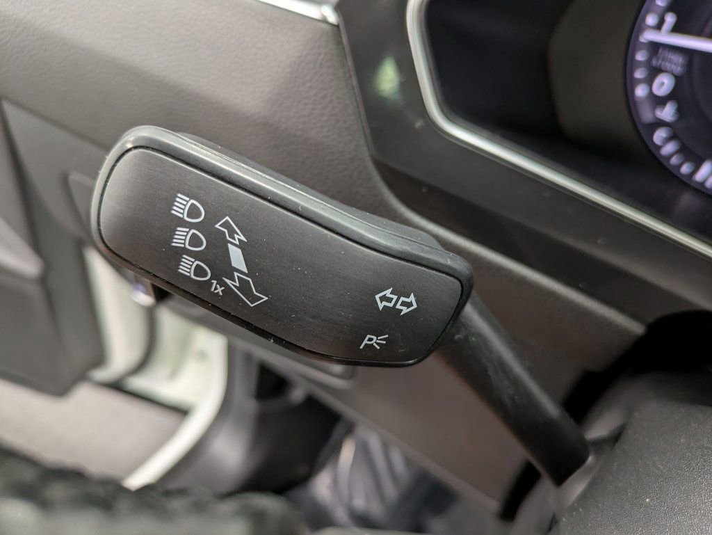 Used 2019 Volkswagen Tiguan SEL w/ 3rd Row Seat Package image 18