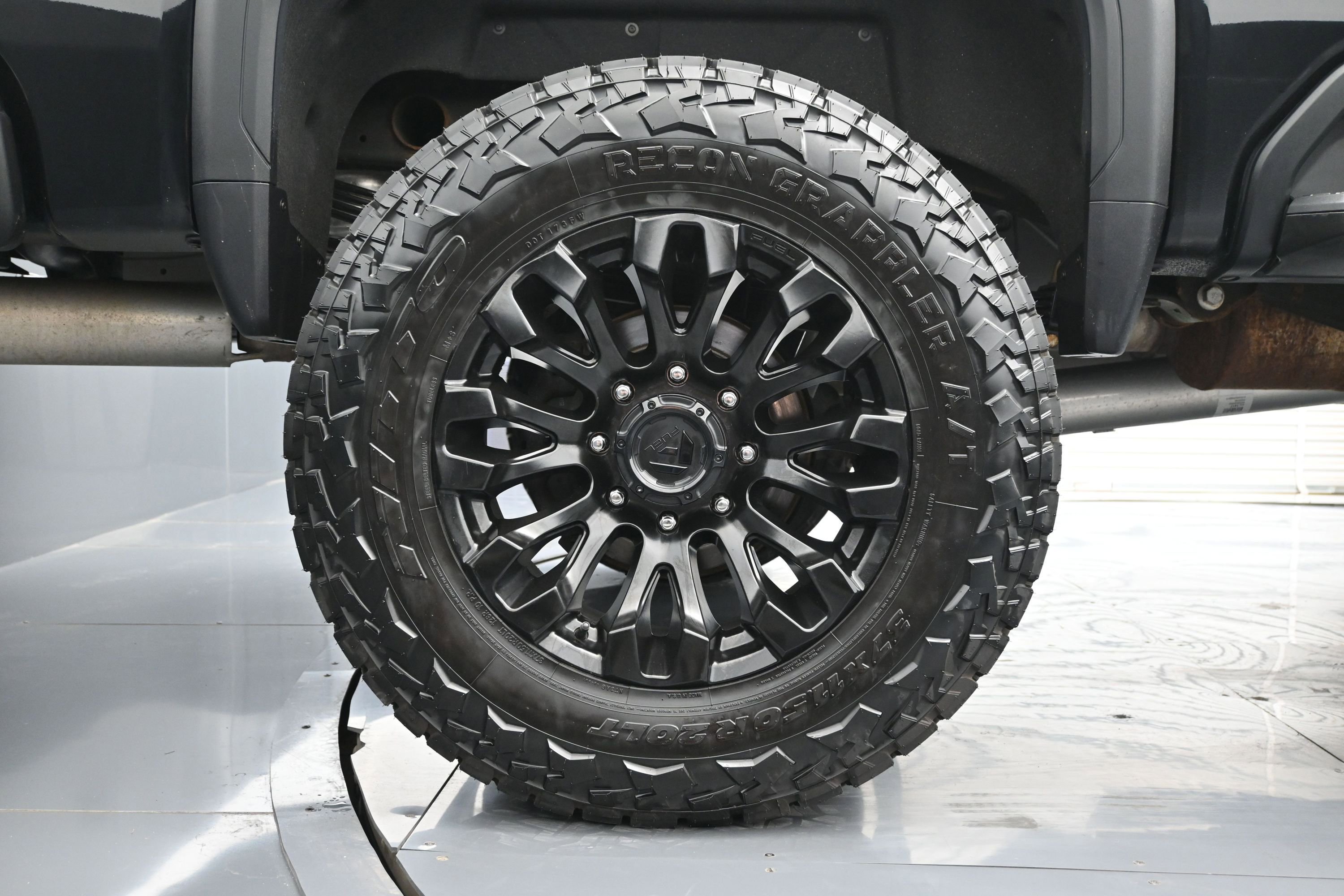 Used 2024 GMC Sierra 2500 Denali Ultimate AWD/4WD image 18