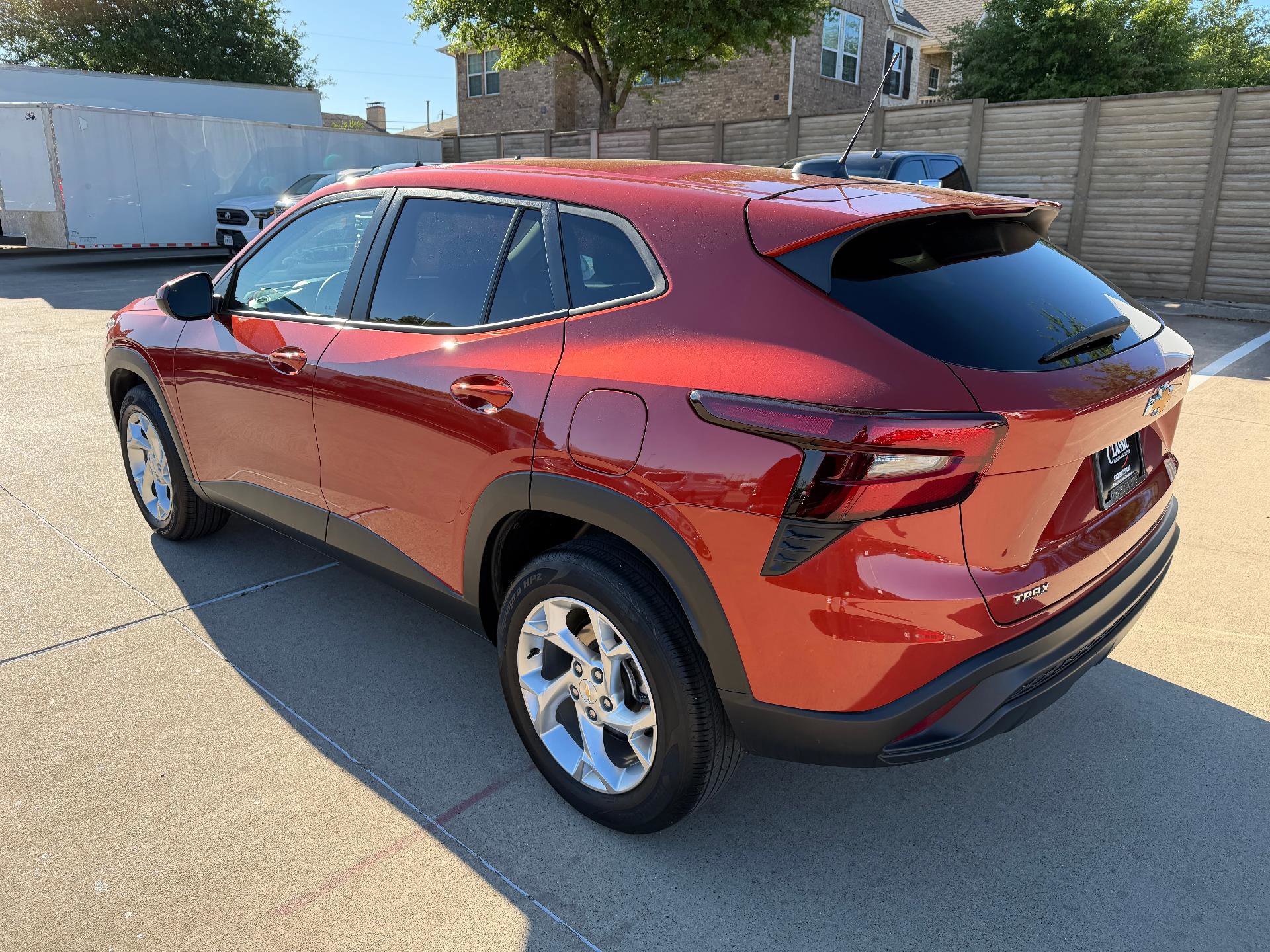 Used 2024 Chevrolet Trax LS w/ LS Convenience Package FWD image 5