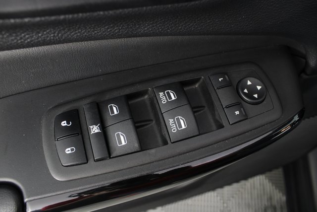 Used 2023 Jeep Cherokee Altitude Lux image 14