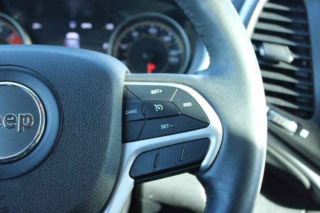 Used 2018 Jeep Cherokee Overland image 21