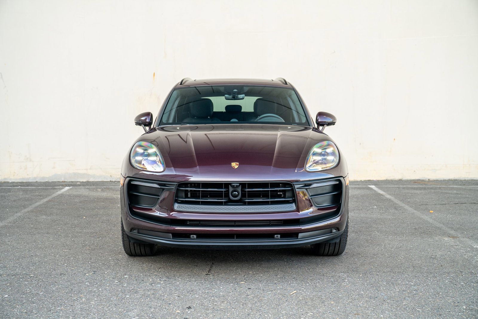 Certified 2025 Porsche Macan AWD/4WD image 6