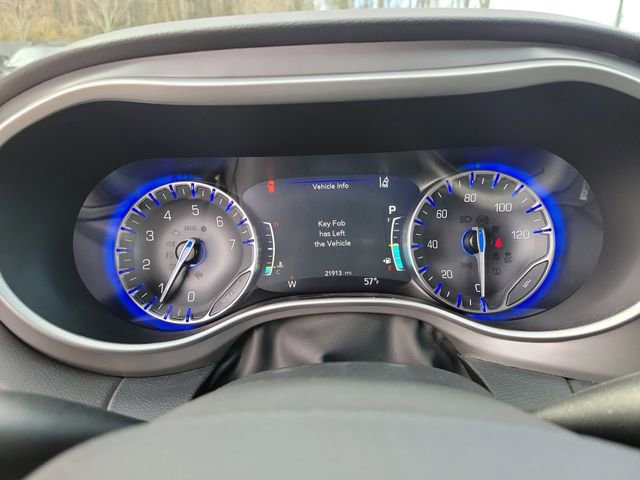 Used 2025 Chrysler Voyager LX image 22