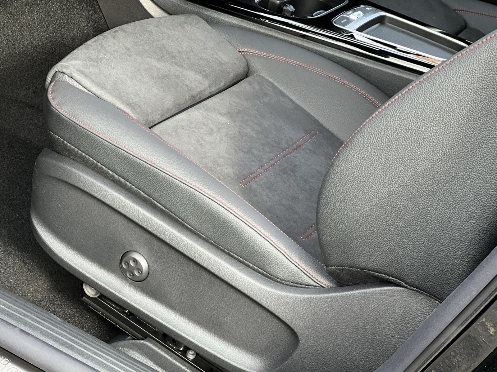 Certified 2026 Mercedes-Benz CLA 250 4MATIC image 12