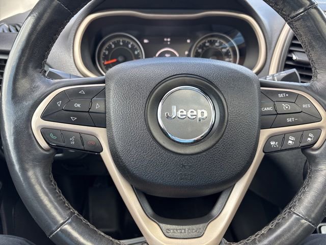 Used 2015 Jeep Cherokee Limited w/ Luxury Group AWD/4WD image 40