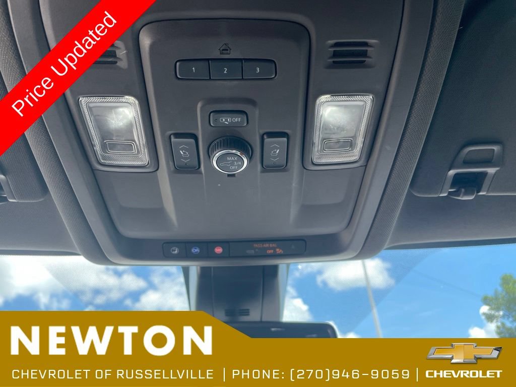 Used 2021 Chevrolet Tahoe Z71 w/ Z71 Off-Road Package AWD/4WD image 18
