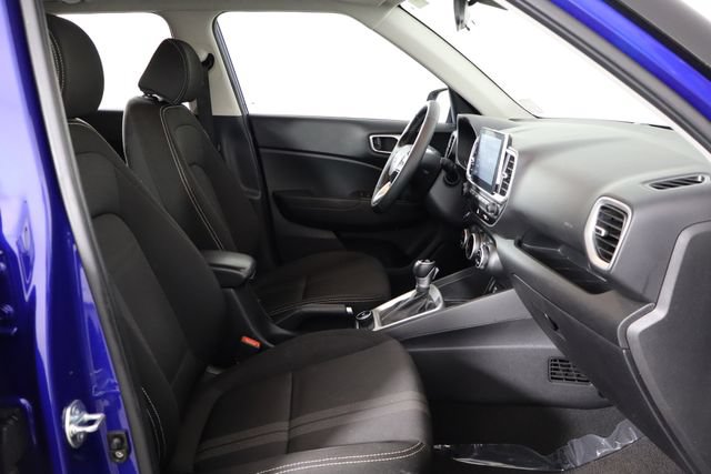 Used 2025 Hyundai Venue SEL FWD image 18