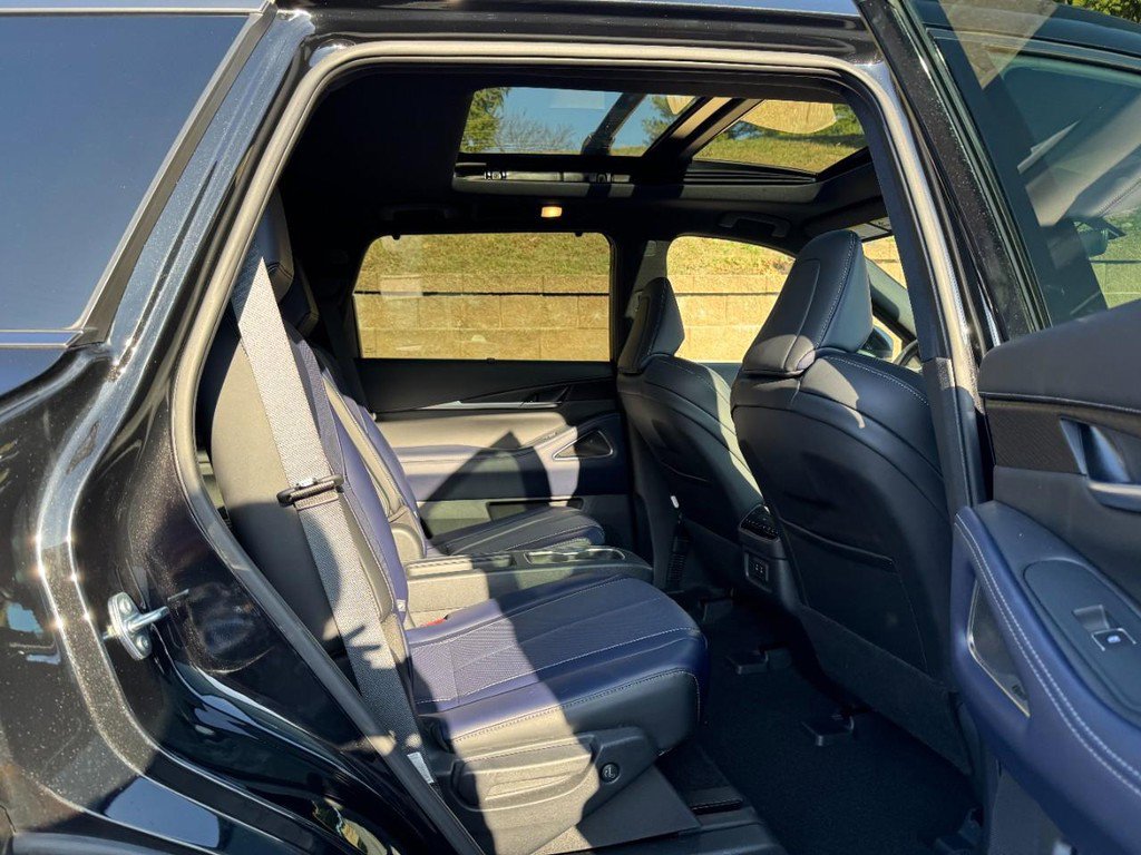 Used 2026 INFINITI QX60 Sport w/ Dark Cargo Package image 10