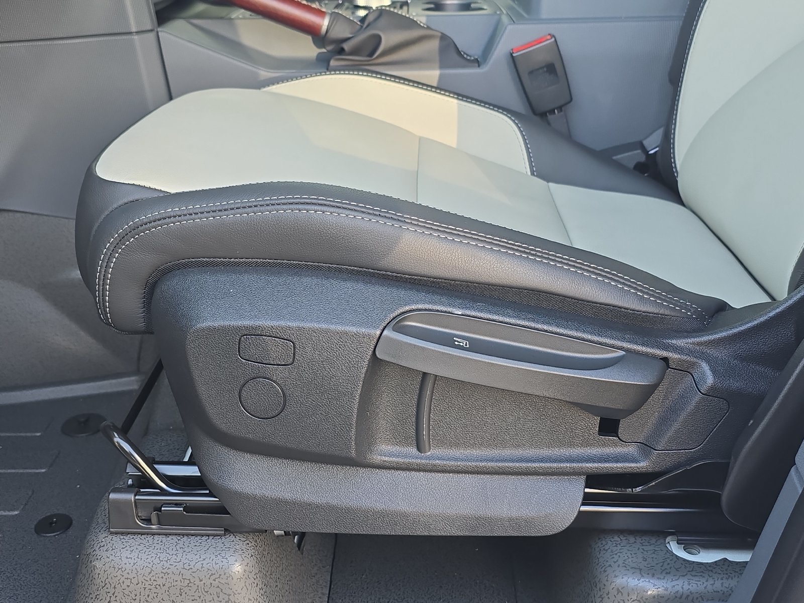 New 2026 INEOS Grenadier Station Wagon AWD/4WD image 17