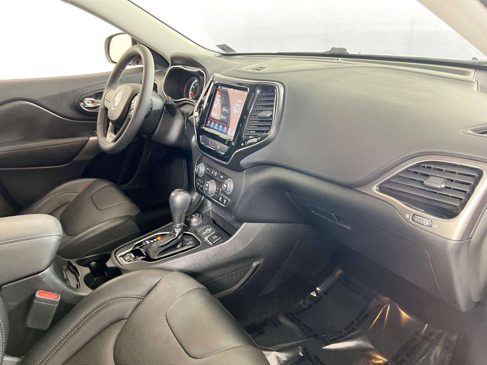 Used 2022 Jeep Cherokee Limited w/ Mopar Interior Package image 28