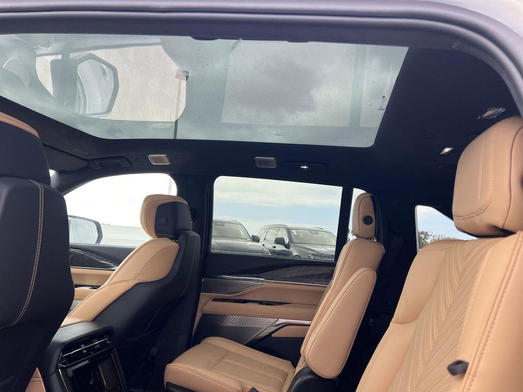 New 2025 Cadillac Escalade IQ Luxury 2 image 29