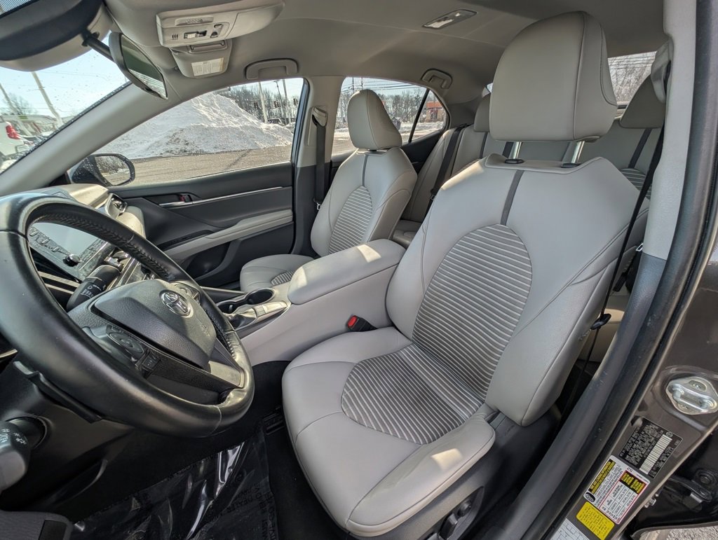 Used 2022 Toyota Camry SE image 14