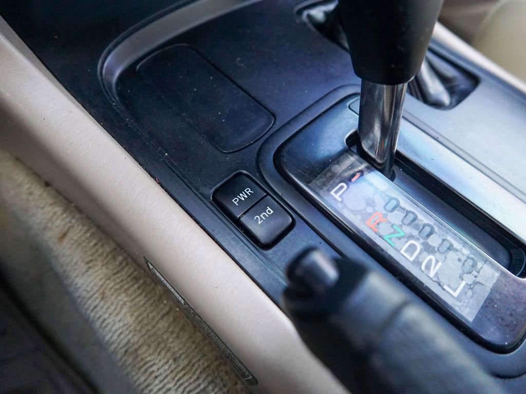 Used 2000 Toyota Land Cruiser image 24