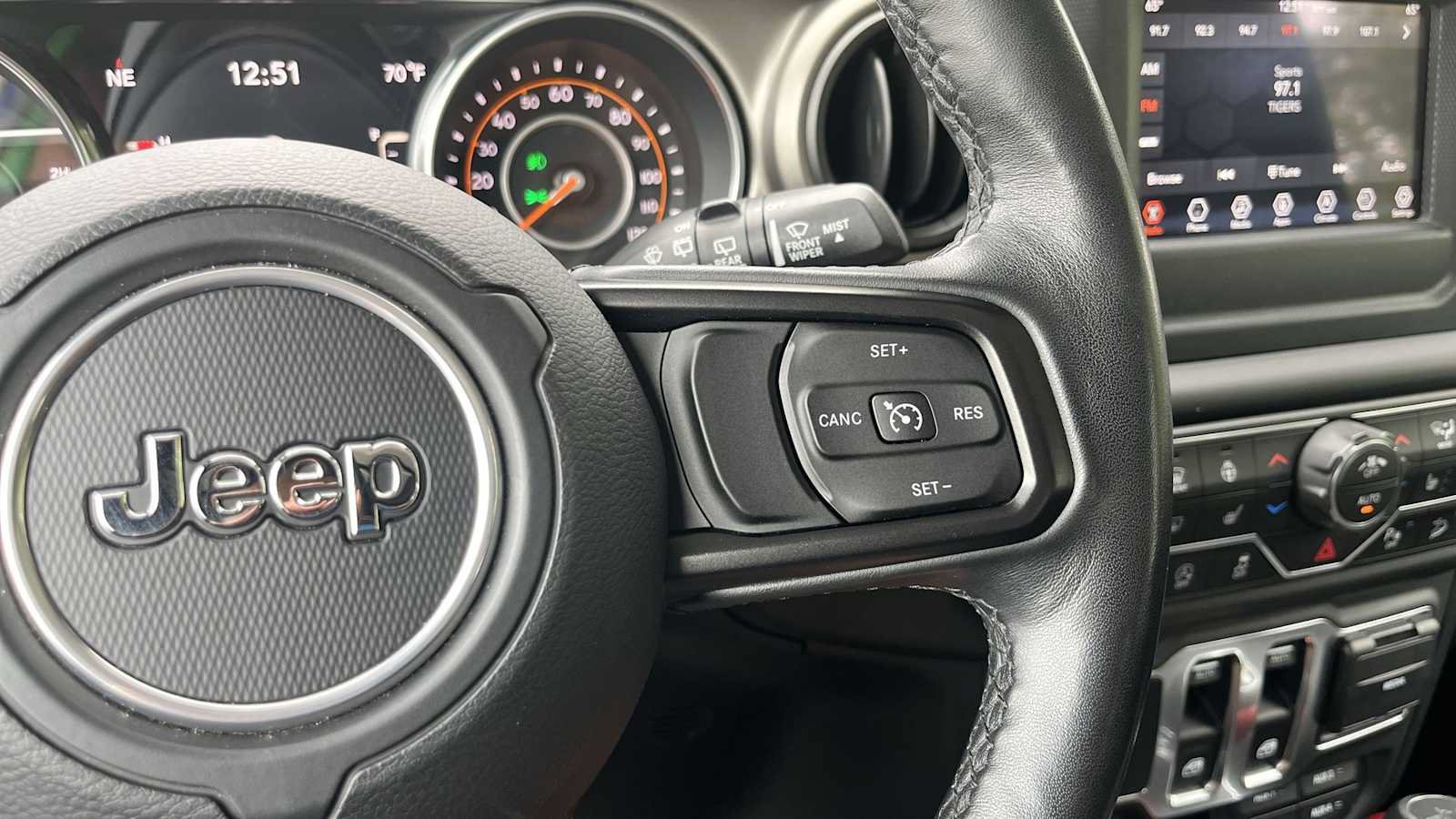 Used 2019 Jeep Wrangler Sport AWD/4WD image 35