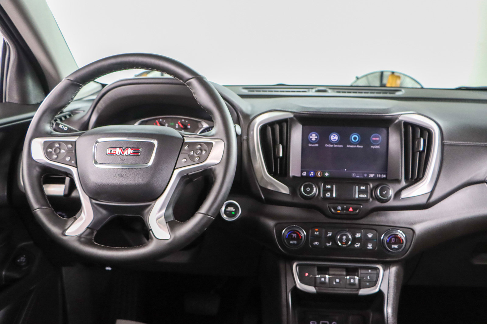 Used 2023 GMC Terrain SLT w/ Elevation Edition image 17