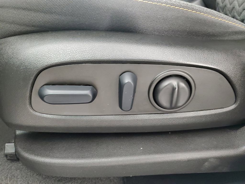 Used 2022 Chevrolet Equinox LT image 28