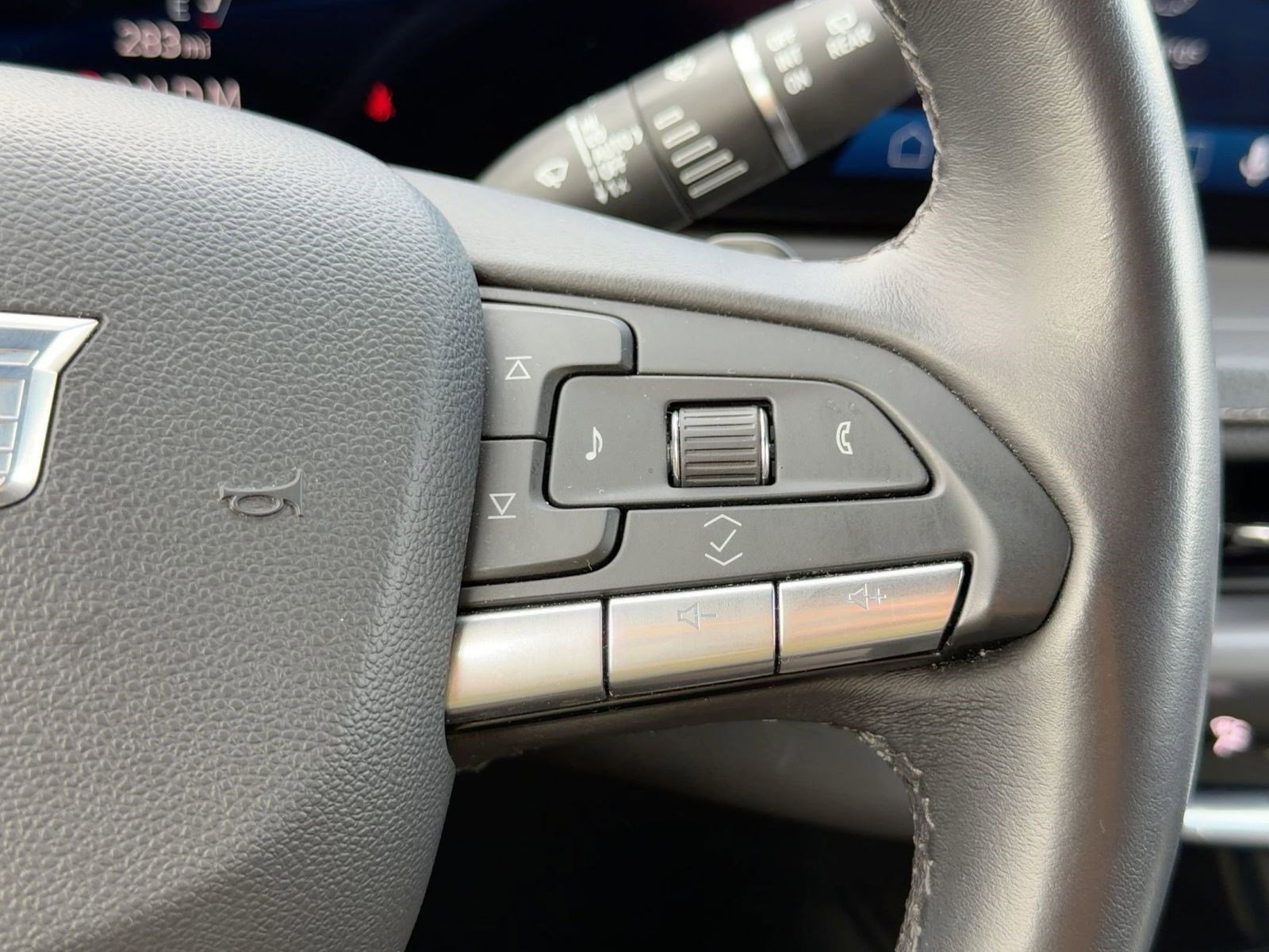 Certified 2025 Cadillac XT4 Premium Luxury image 20