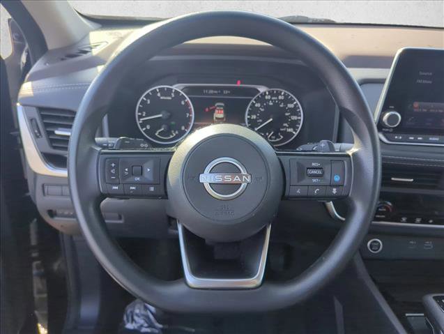 Used 2023 Nissan Rogue SV image 24