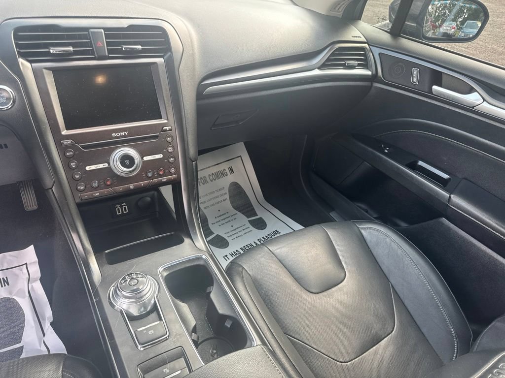 Used 2019 Ford Fusion Energi Titanium FWD image 29
