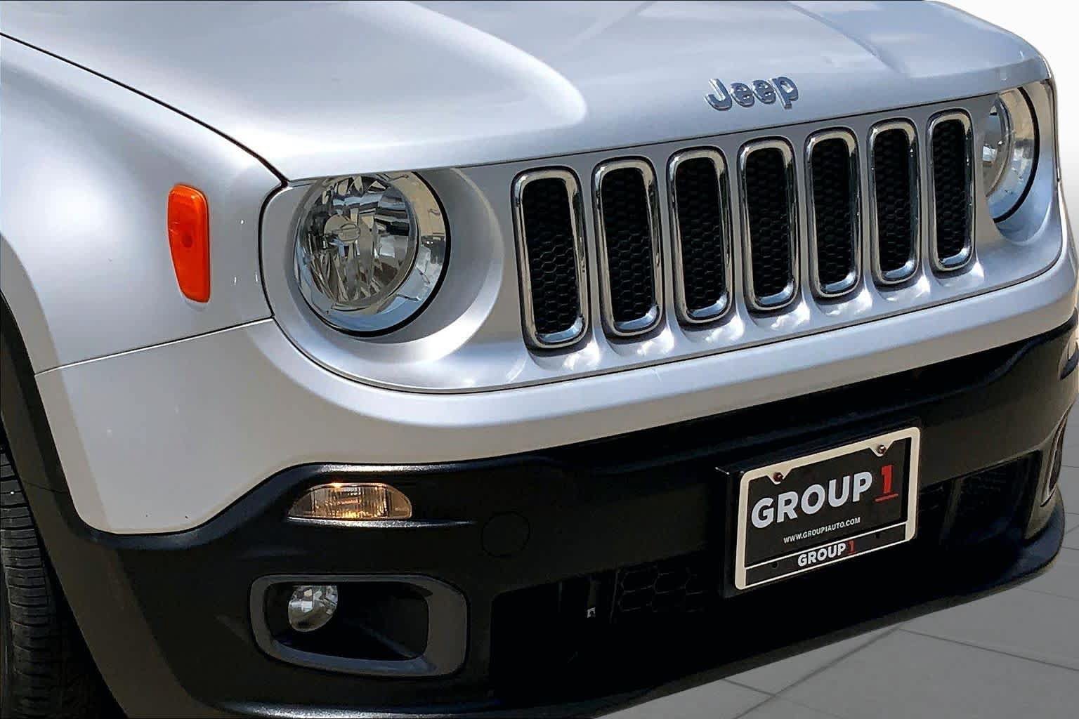 Used 2016 Jeep Renegade Limited FWD image 30