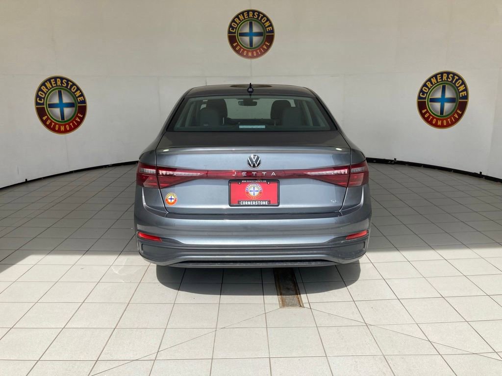 Used 2025 Volkswagen Jetta SE image 21