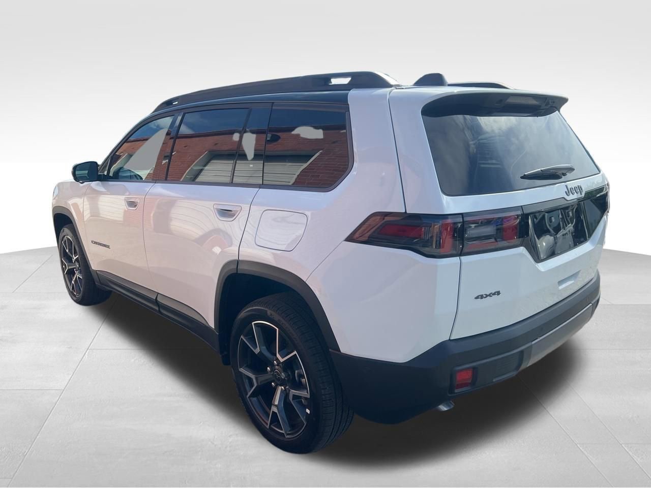 New 2026 Jeep Cherokee Overland w/ Advanced Pro Tech Group AWD/4WD image 3