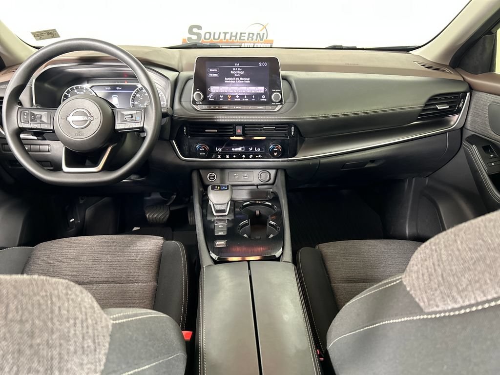 Used 2022 Nissan Rogue SV FWD image 18